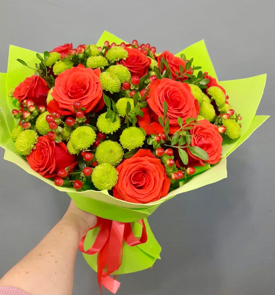 Букет цветов из: Хризантемы и Розы в Терском