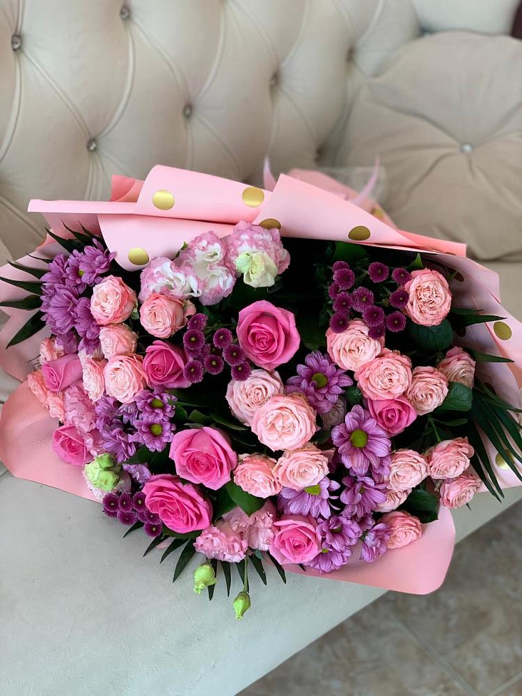 Букет цветов из: Хризантемы, Розы и Лизиантусы в Терском