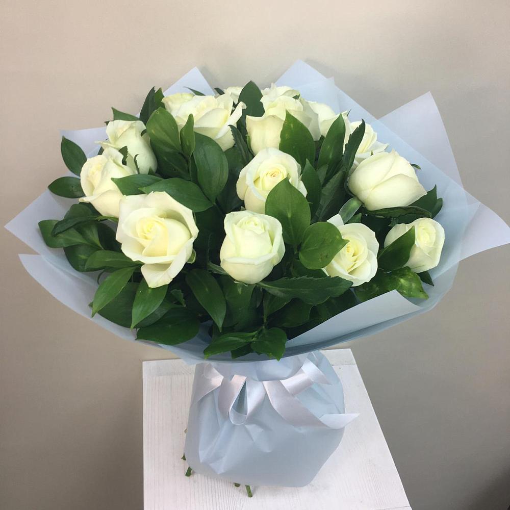 Букет 15 Белых роз Проуд в Терском