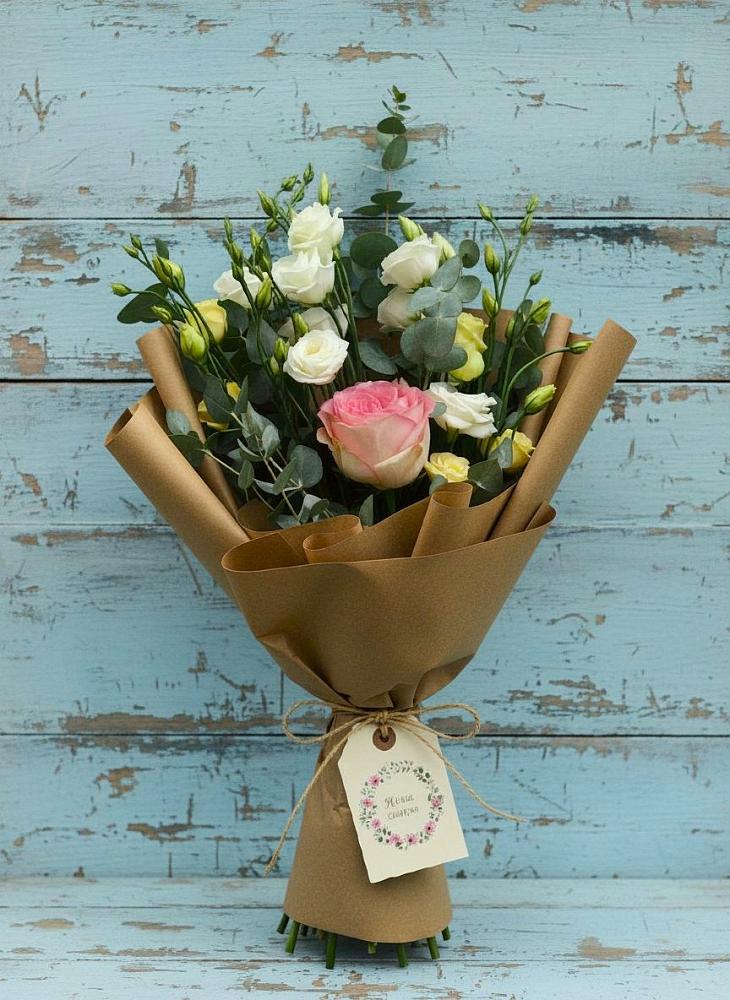 Букет цветов из: Розы и Лизиантусы в Терском