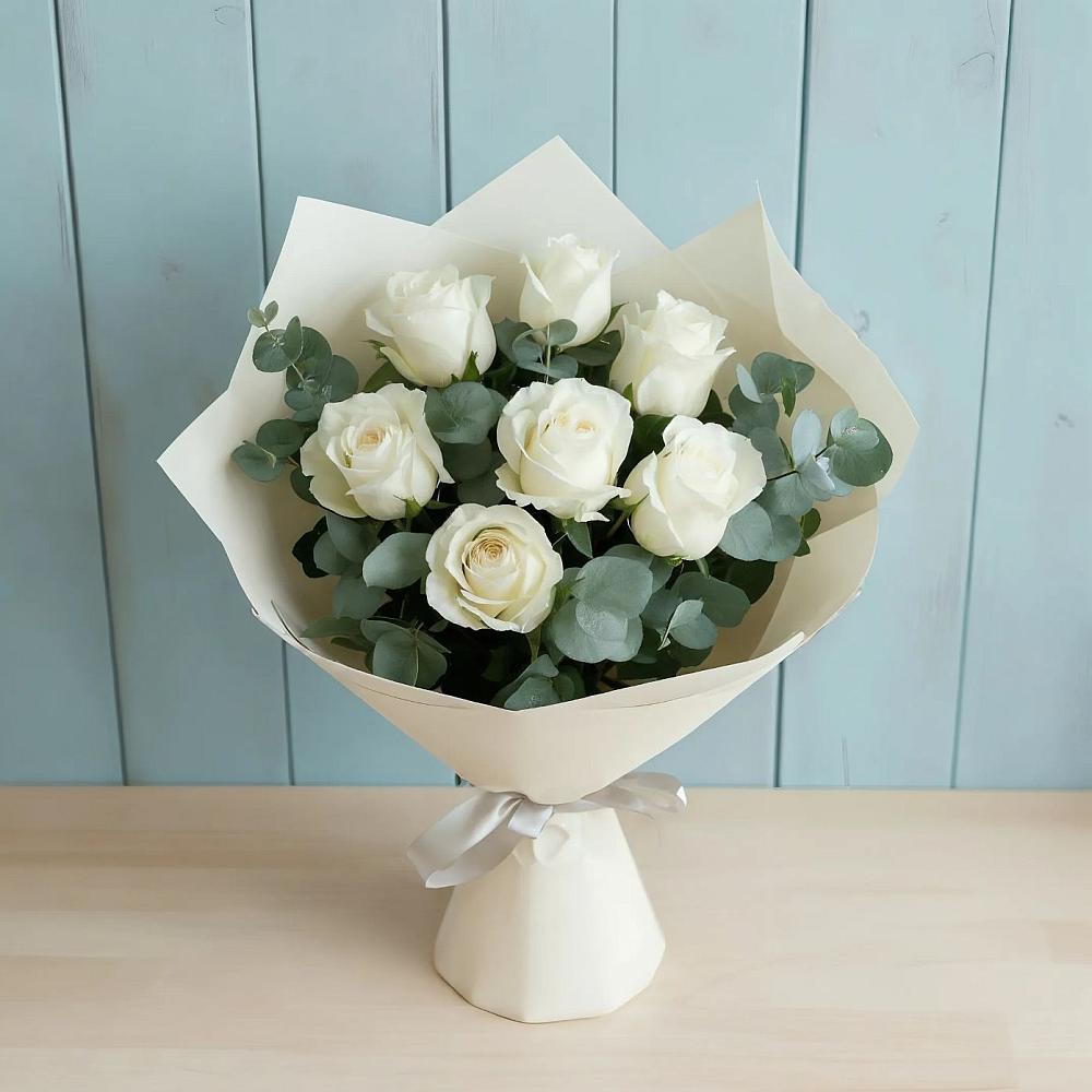 Букет Белые розы в Эвкалипте в Терском