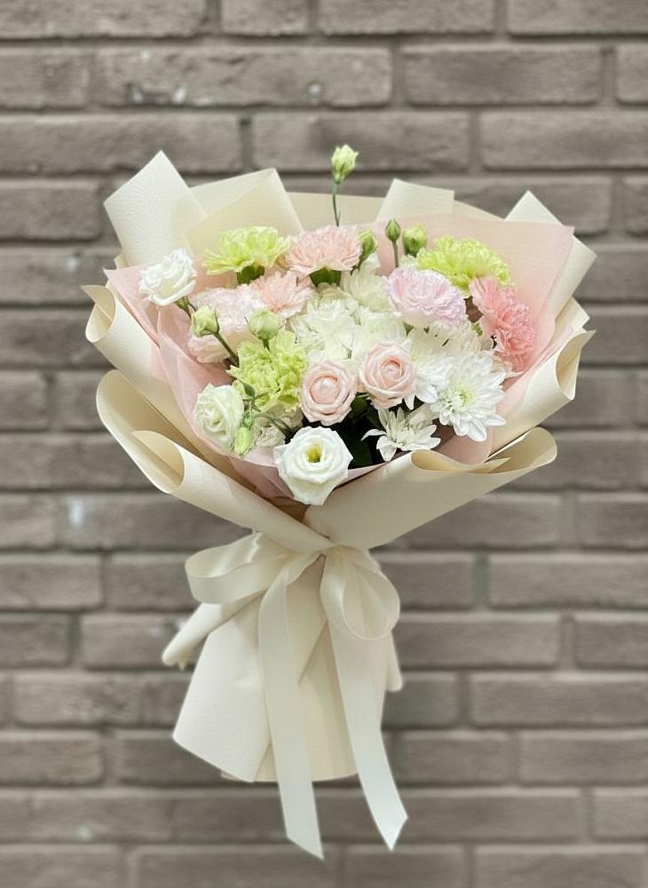 Букет цветов из: Гвоздики, Розы, Лизиантусы и Хризантемы в Терском