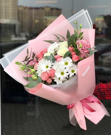 Букет цветов из: Розы, Лизиантусы и Хризантемы в Терском