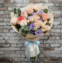 Букет цветов из:  Розы, Лизиантусы и Гвоздики в Терском