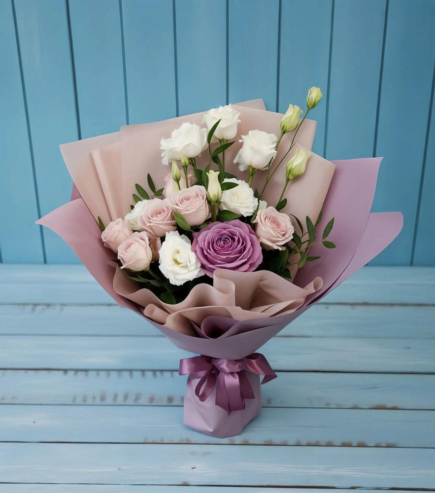 Букет цветов из: Розы и Лизиантусы в Терском